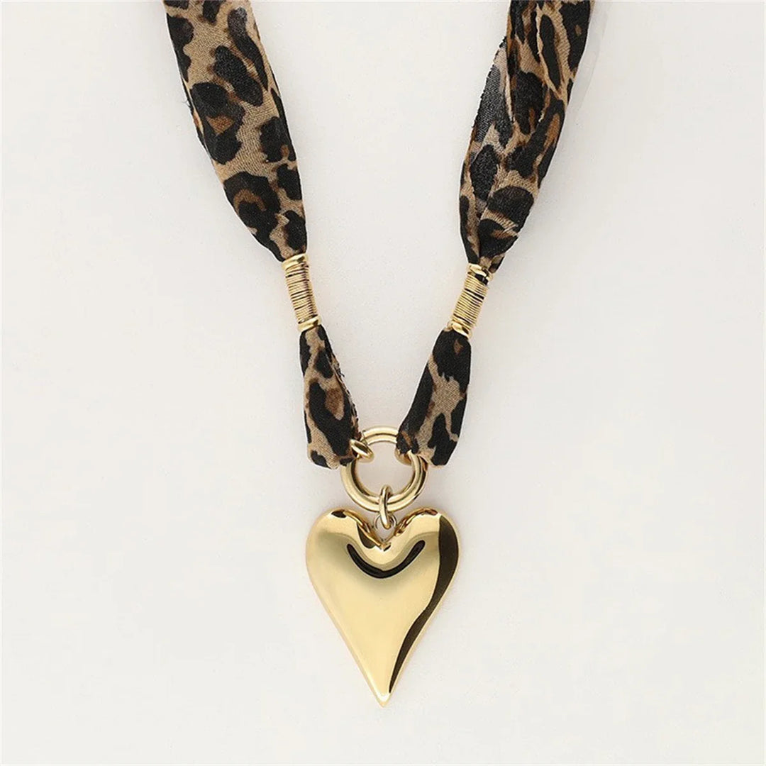 COLLIER "LOVE"