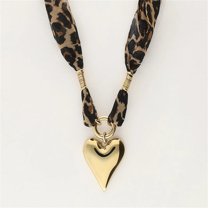COLLIER "LOVE"